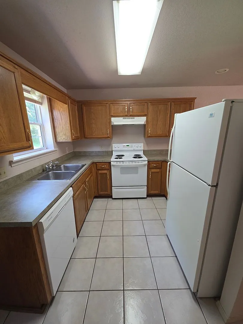 208 East F Street 1-4 — Photo 4