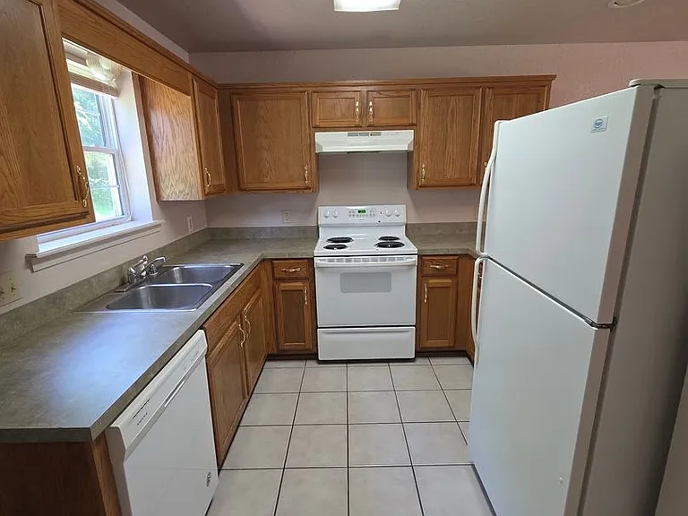 208 E F St #1 — Photo 4