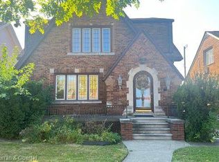 7747 Middlepointe St, Dearborn, MI 48126