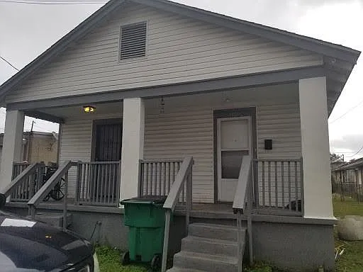 1010 10th St