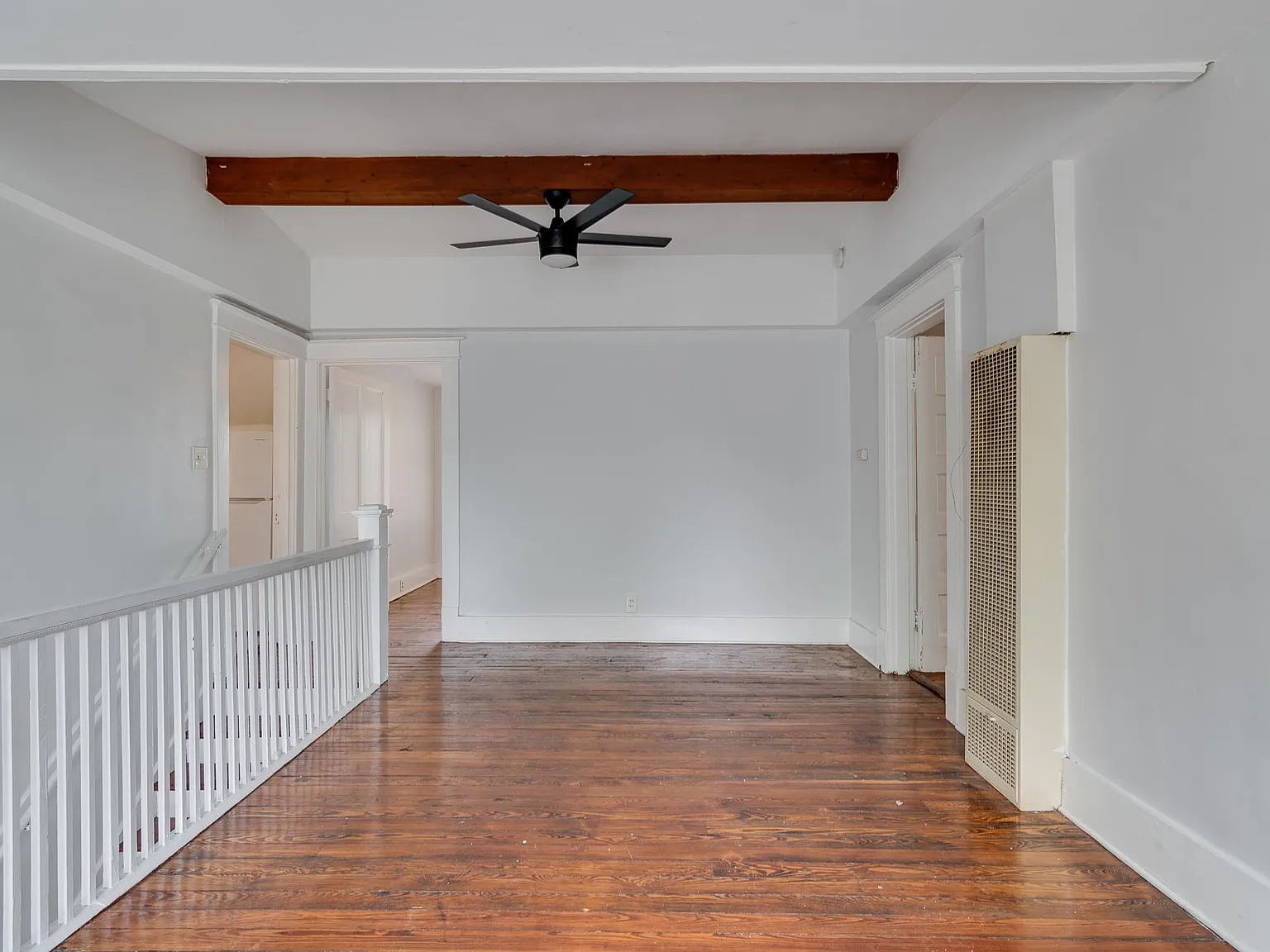 2 bed, 1000 sqft, $945 — Photo 2