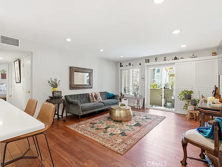 3860 Amberly Dr #F — Photo 3