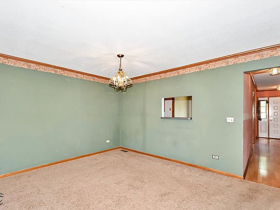 5th image of 1694 Foxwood Dr #1694