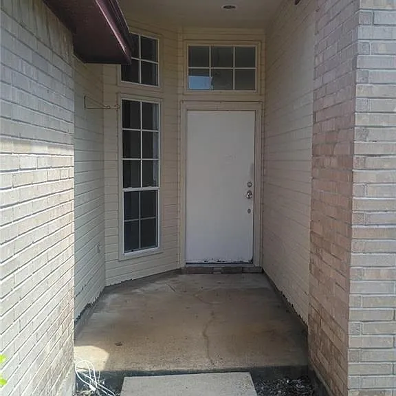 1715 Marigold St — Photo 3