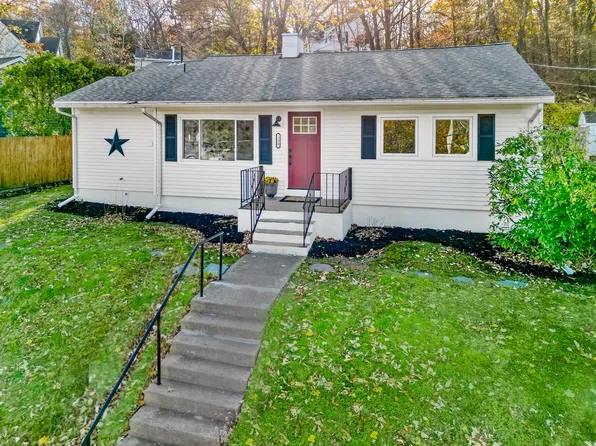 134 Washington St, Melrose, MA 02176
