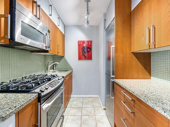 2nd image of 201 E 17th St APT 8D