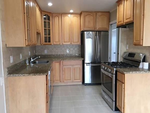 2nd image of 233 Thrift St