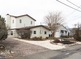 6 Beach Dr, Little Egg Harbor, NJ 08087