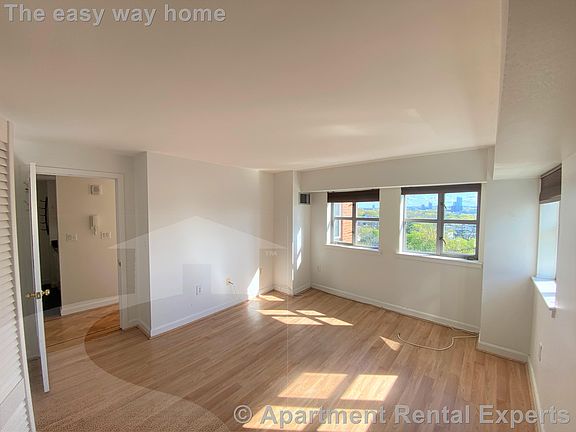 3rd image of 931 Massachusetts Ave APT 1102