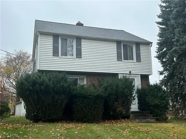 1910 Beverly Hills Dr, Euclid, OH 44117