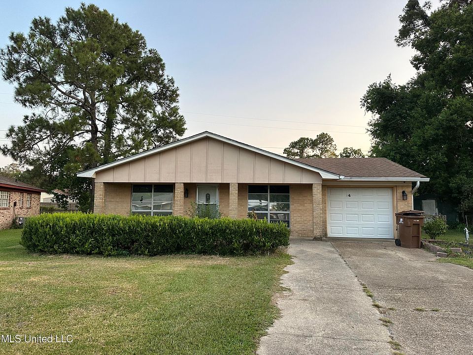 1st image of 209 Cedar Dr