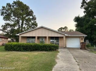 209 Cedar Dr, Diberville, MS 39540