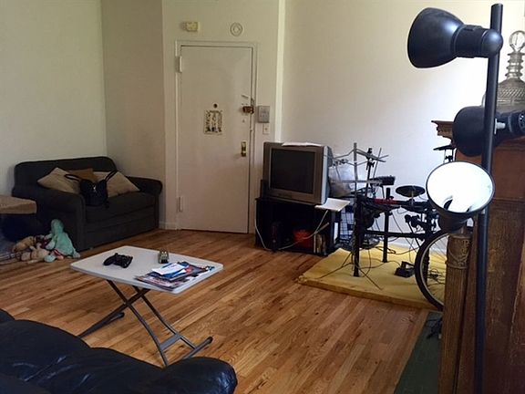 3rd image of 858 W End Ave APT 3B