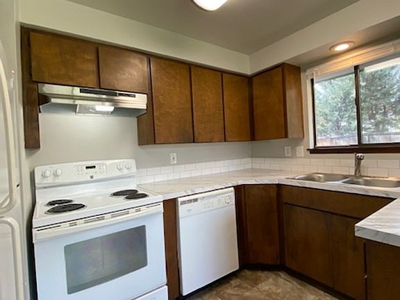 3rd image of 1519 W Euclid Ave