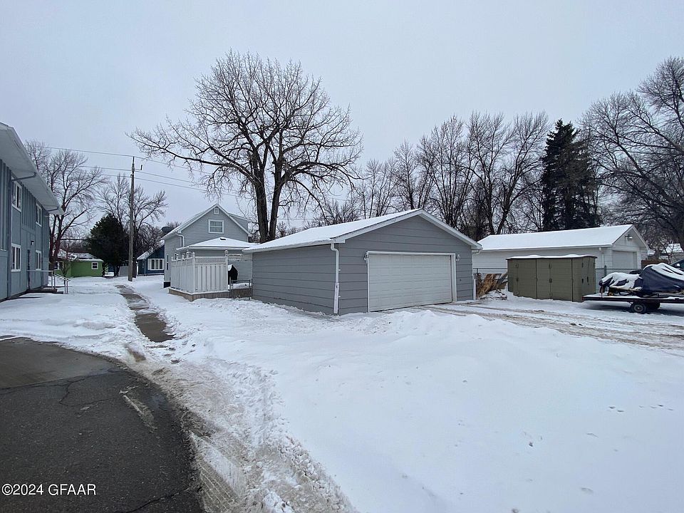 1314 7th Ave N, Grand Forks, ND 58203 | Zillow