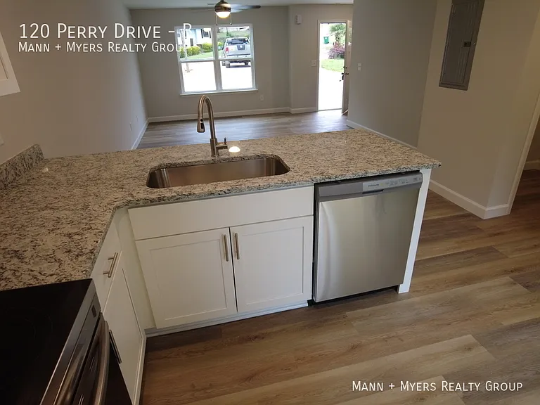 120 Perry Dr #B — Photo 10