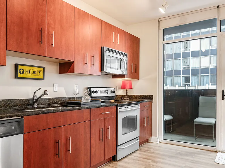 100 E Gay St #501 — Photo 14