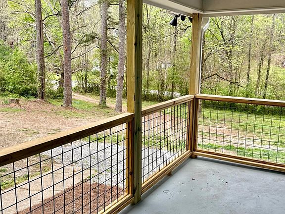 3rd image of 521 Rodgers Way