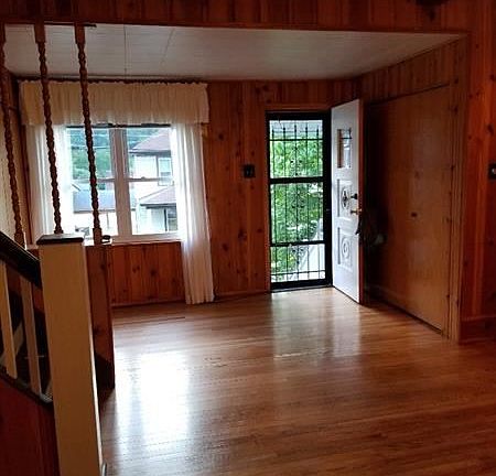 2nd image of 743 Lincoln St