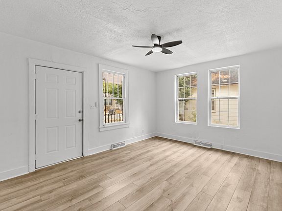 2nd image of 2722 W Surrey Dr