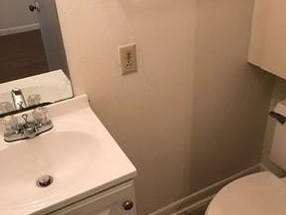 4th image of 505 Bellevue Pl APT 11