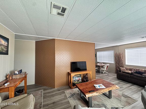 5th image of 3704 N FLORENCE Boulevard