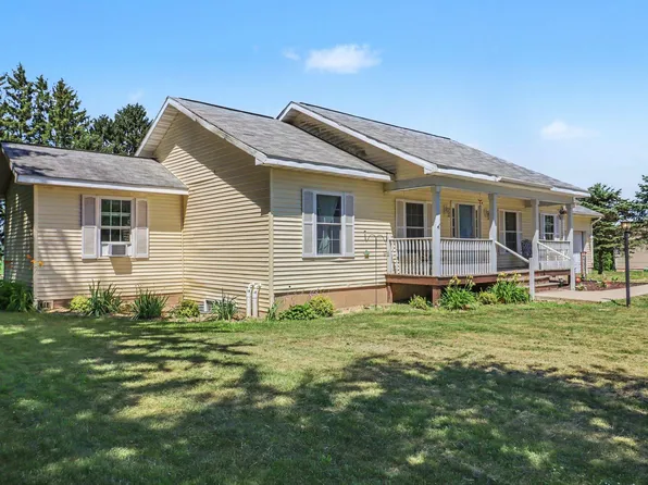 4067 W 48th St, Fremont, MI 49412
