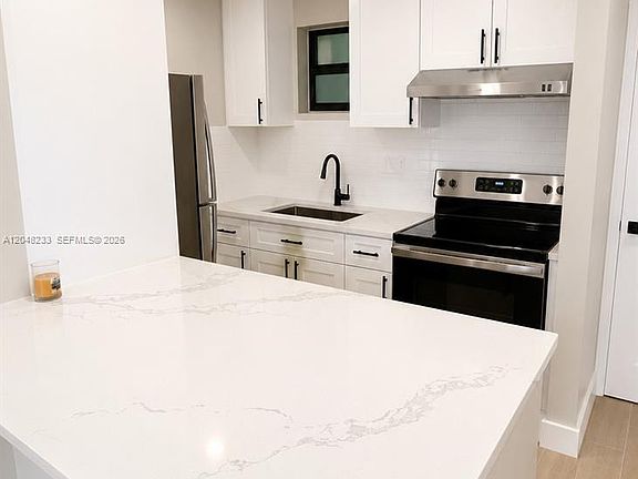4th image of 1530 SW 2nd St APT 307