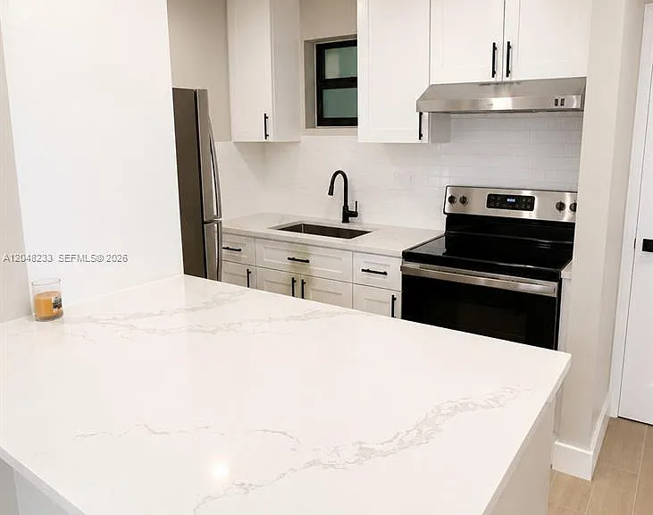 1530 SW 2nd St #307 — Photo 4