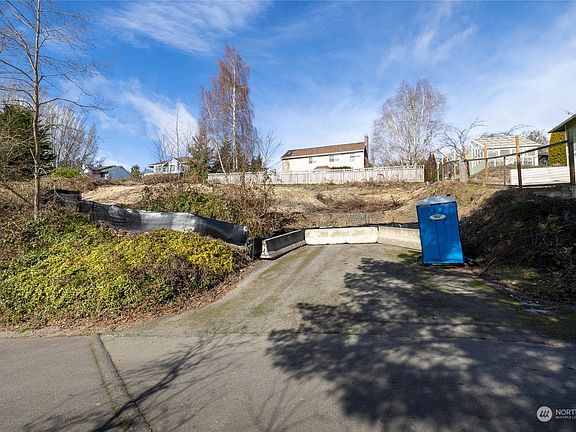 4th image of 9937 Clara Boulevard SW