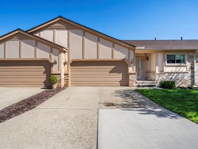 42393 Willow Tree Ln W, Clinton Township, MI, 48038