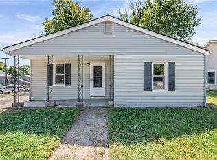 120 E 6th St, Tonganoxie, KS 66086