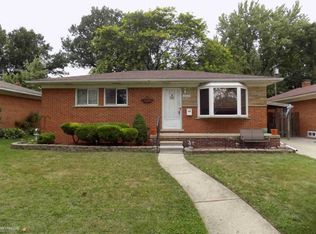 21019 Bayside St, Saint Clair Shores, MI