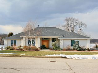 36 Riverview Dr, North Providence, RI 02904