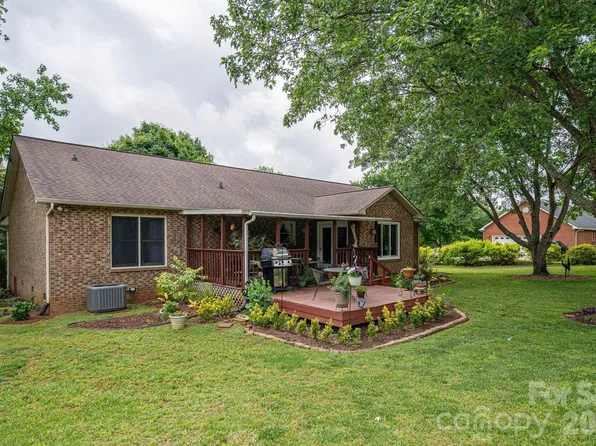 3815 Wild Cherry Dr, Shelby, NC 28150