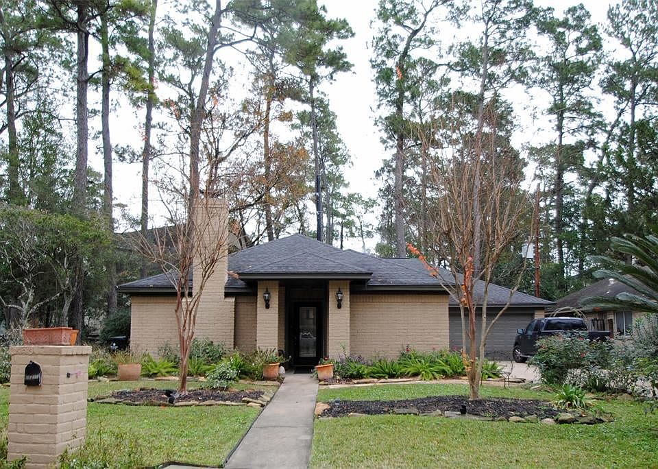 1st image of 15210 Carols Way Dr