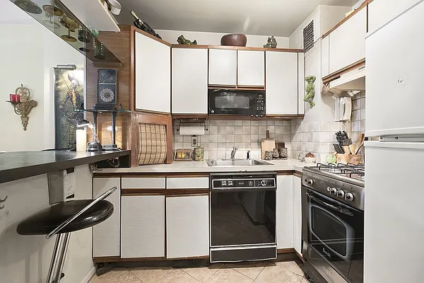 Sold by Corcoran | media 11