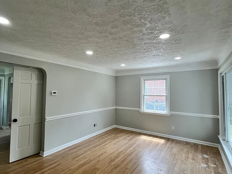 1367 Churchill Rd — Photo 4