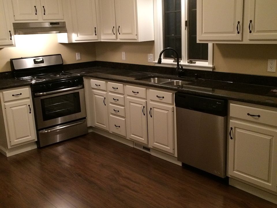 1st image of 500 Woodbury Ct