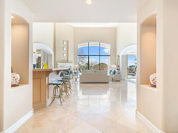 3rd image of 2025 E Clubhouse Dr