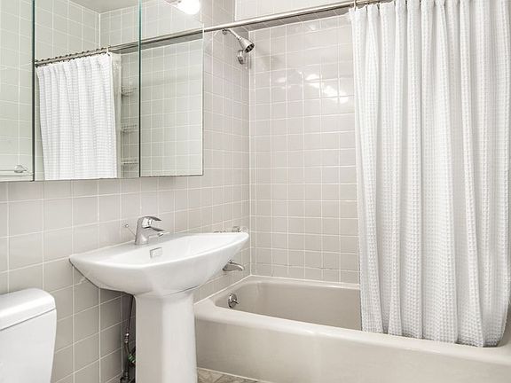 5th image of 137 E 36th St #4C