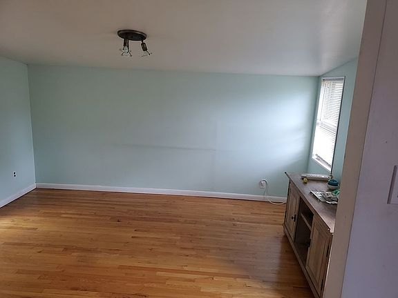 3rd image of 69 Division St