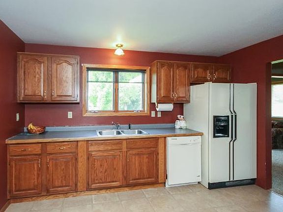 3rd image of 335 5th Ave NE