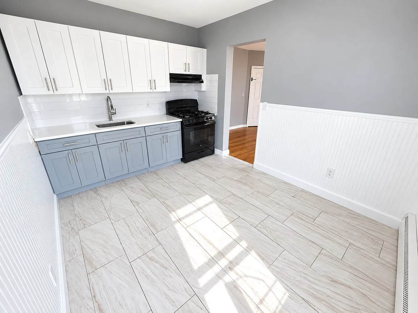 3 bed, 1.5 bath, 1200 sqft, $1,995 — Photo 2