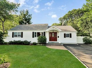 41 High St, Sayville, NY 11782