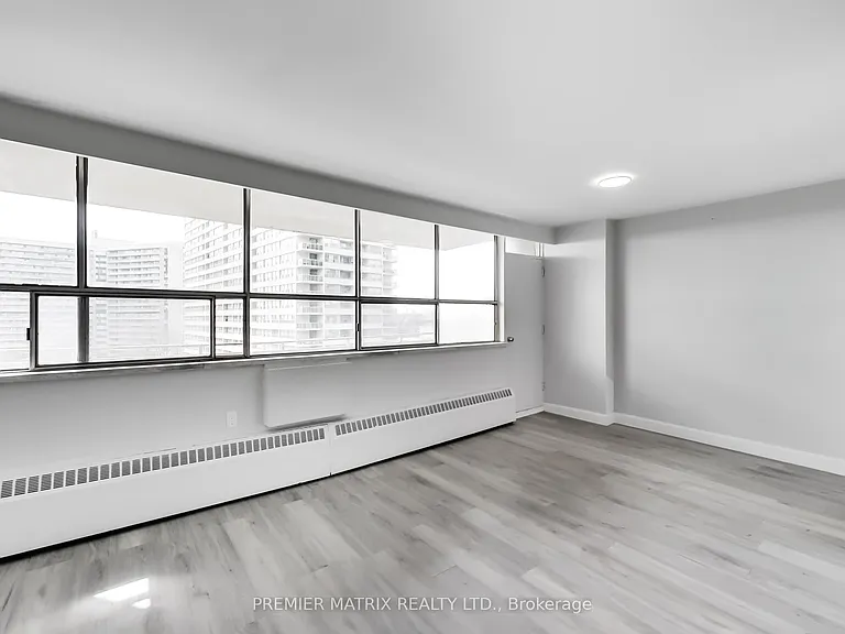 65 Thorncliffe Park Dr #907 — Photo 13