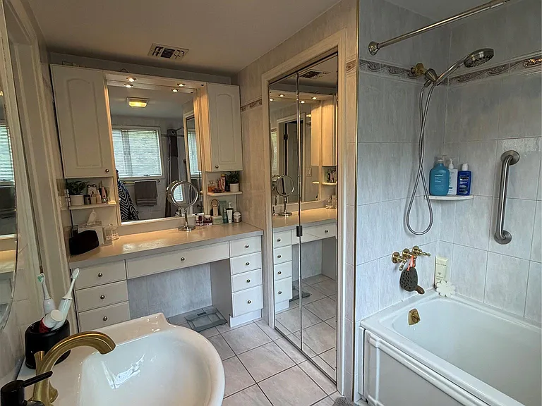 3 Deeringwood Ln — Photo 18