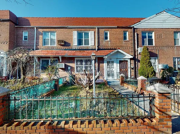 32-12 77th St, East Elmhurst, NY 11370