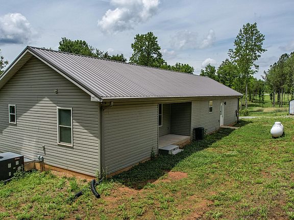 5th image of 321 Old State Rd