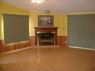 4th image of 1039 Redbud Ln